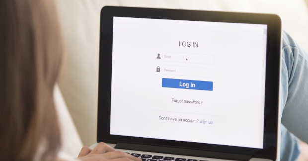 computer featuring login screen