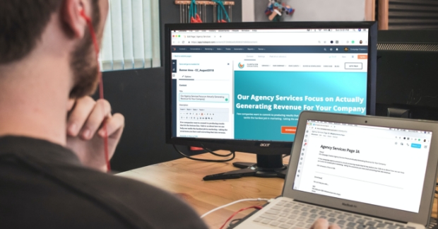Man watching a marketing course on laptop